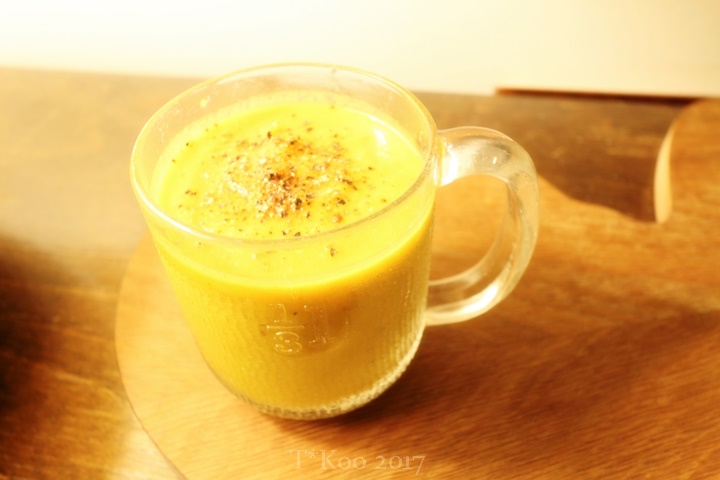 Soupingia – kurkuma-kukkakaalisosekeitto