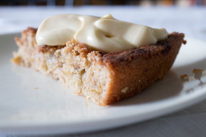 Tattari-raparperipiirakka